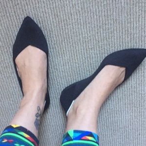 Black and white halo retired Rothy’s